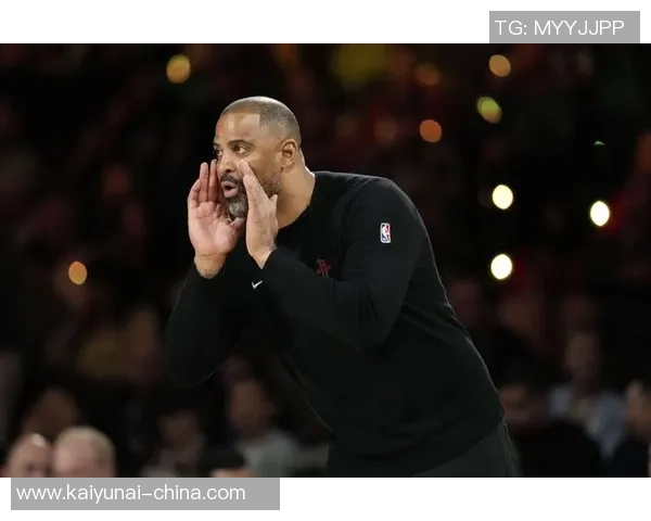 德阿隆福克斯如何在NBA赛场上崭露头角并引领国王队崛起